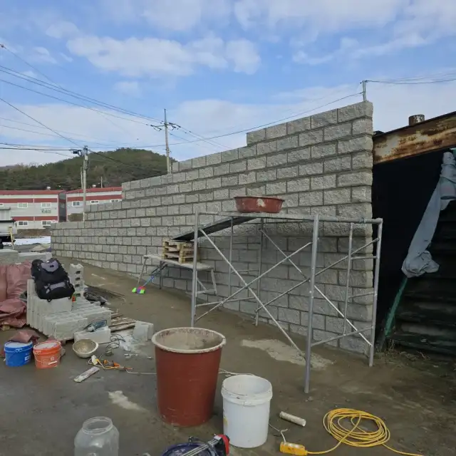 공장 외벽 균열 보수 시공 사례 — 공장보수공사